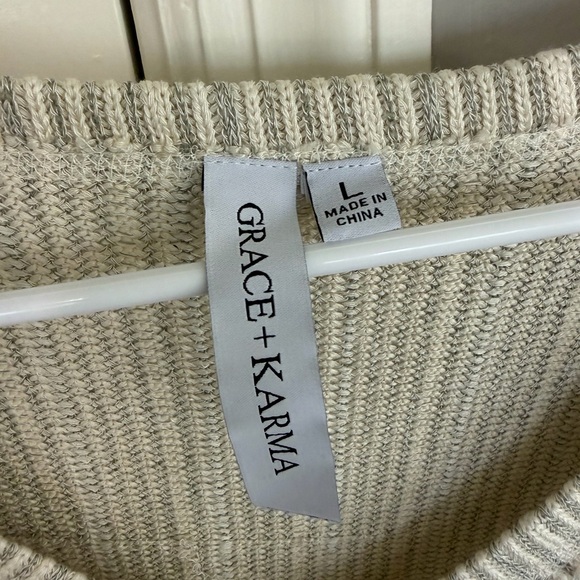 Ribbed V-Neck Short Sleeve Top in Beige - Picture 4 of 4